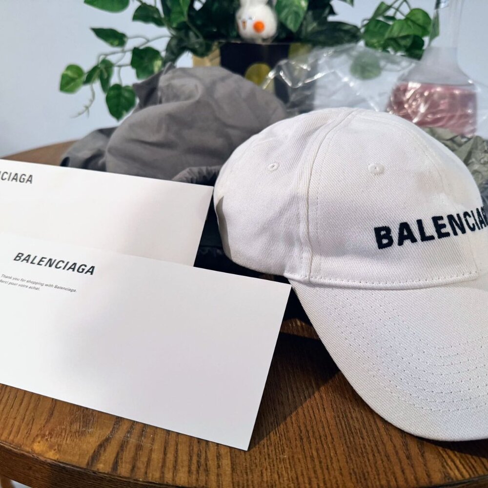 NWT Balenciaga Cap in White Size L 58cm
